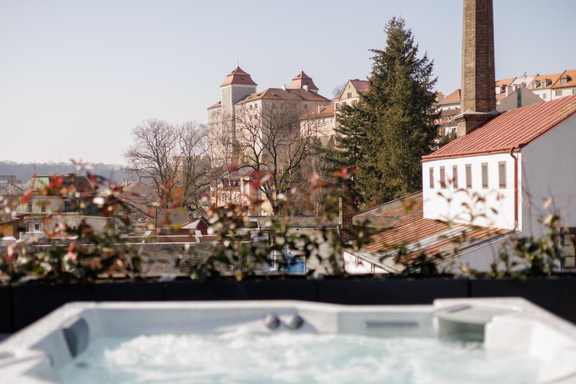 Aparthotel Na Klenici Mladá Boleslav エクステリア 写真